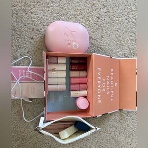 Olive & June Gel Mani System EUC – Lamp + 8 Polishes + Base/Top – $165 Retail